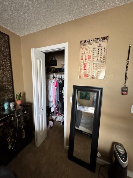 Building Photo - 5204 Beach Dr