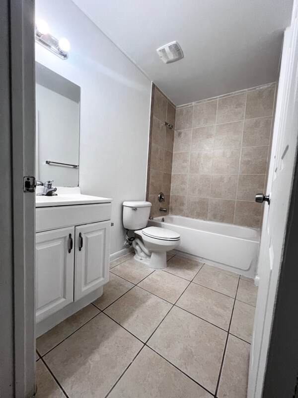 Building Photo - 1311 Emerald Terrace
