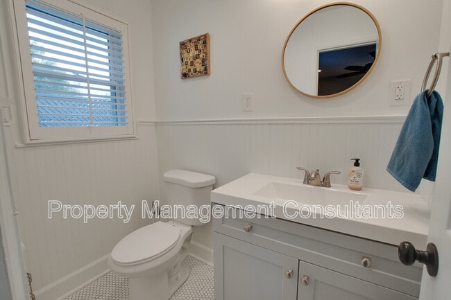 Building Photo - 805 Rison Ave NE