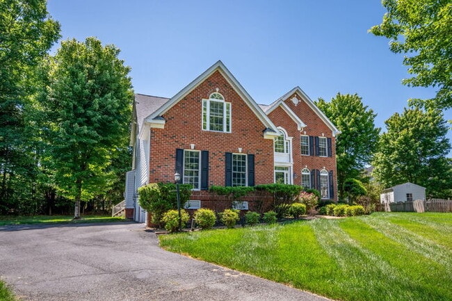 Building Photo - Spacious 5 Bedroom Home in Moseley – $3,800/mo