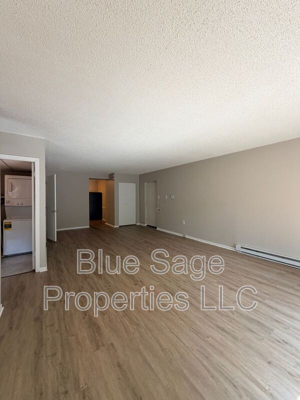 Building Photo - 400 Glendale Rd