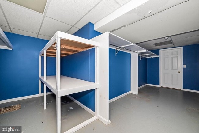 Building Photo - 401 Alderbrook Dr