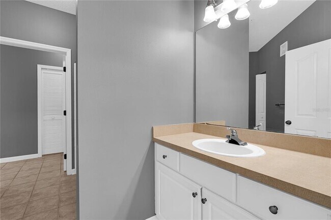 Building Photo - 12837 Madison Pointe Cir