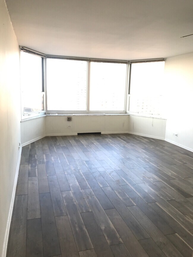 Building Photo - 720 W Gordon Ter
