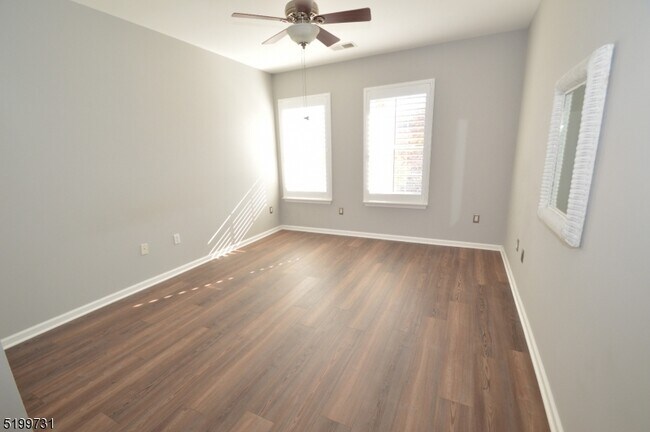 Building Photo - 1015 Brookfield Glen Dr