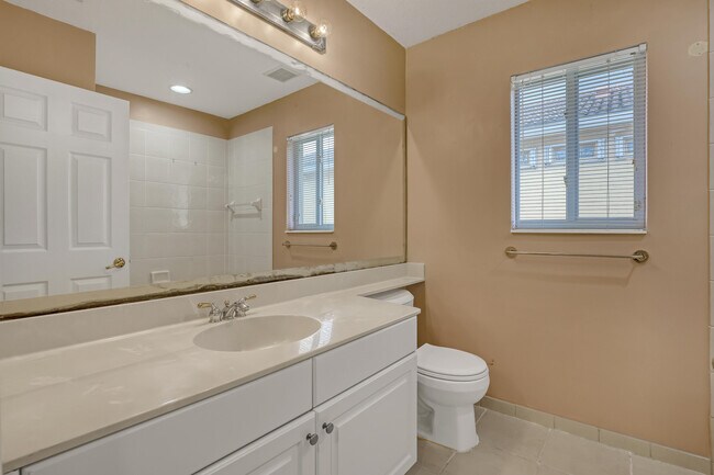 Building Photo - 176 Bellezza Terrace