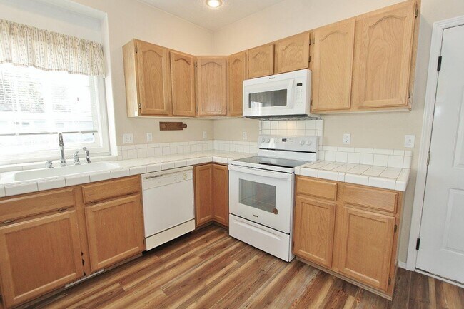 Building Photo - 604 Smith Ct