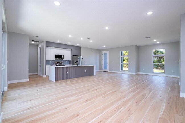 Building Photo - 70 McDill Dr