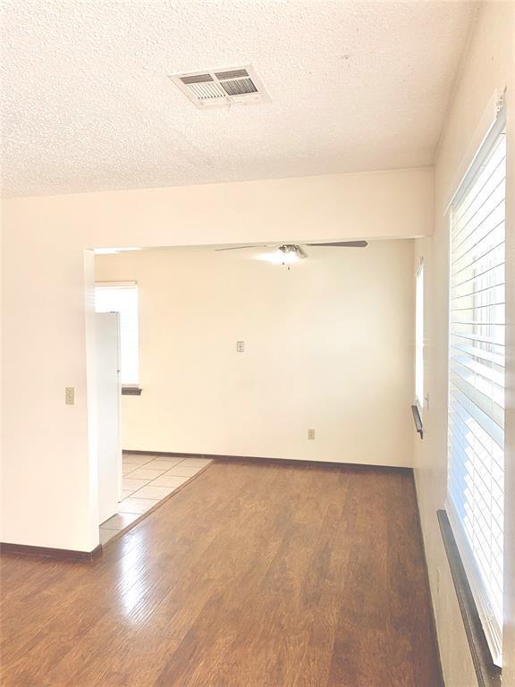 Building Photo - 320 Falcon Ct