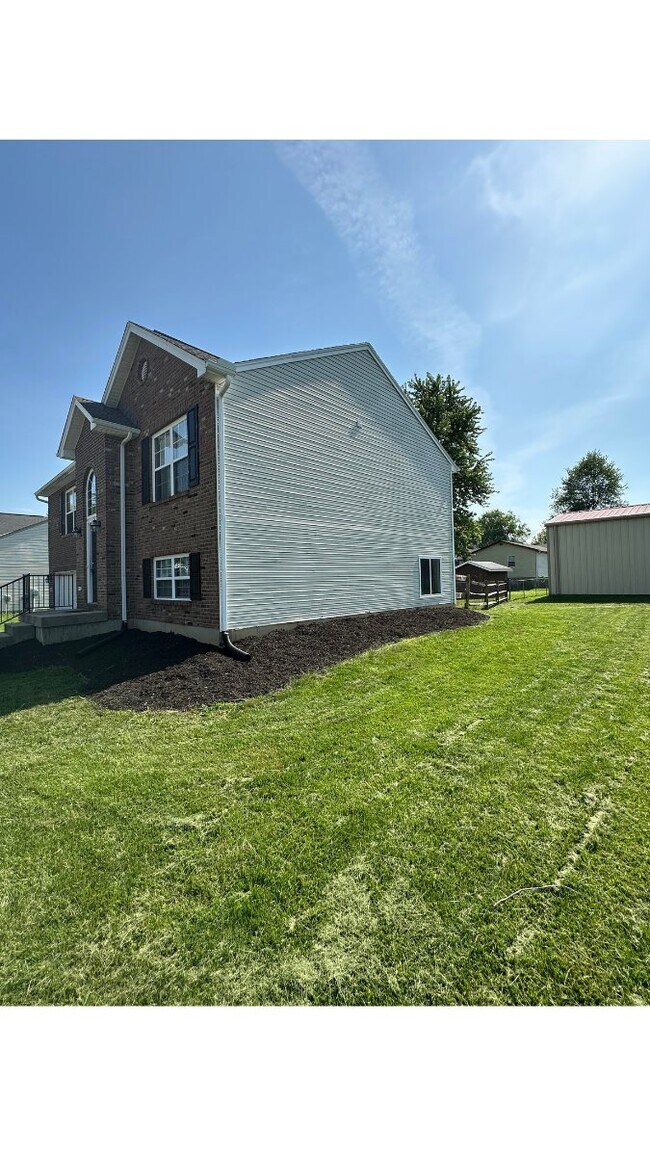 Building Photo - 6536 Oak Crest Dr