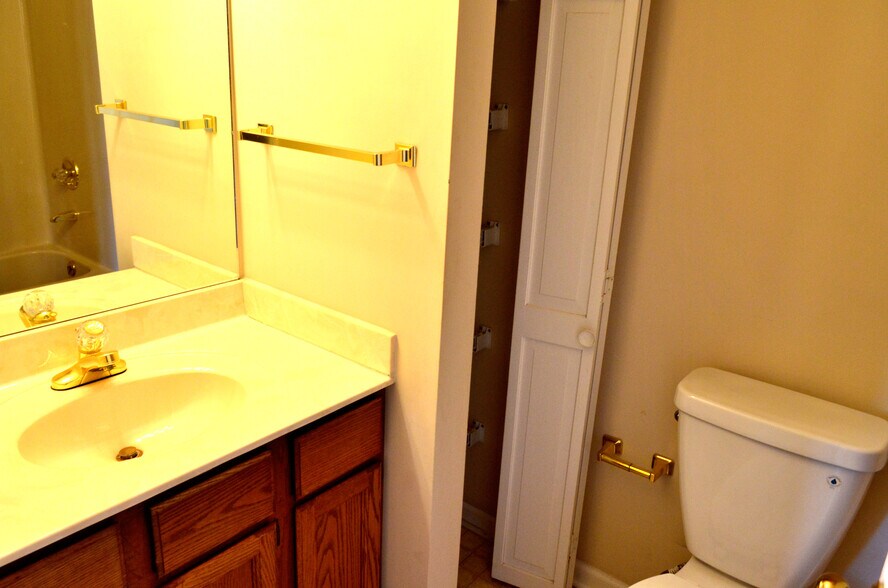 Building Photo - 10508 Raven Ct