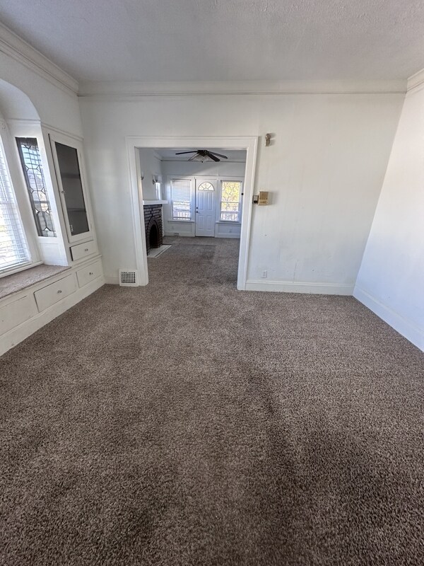 Building Photo - 3412 E 147th St