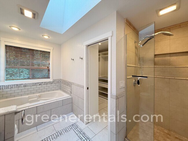 Building Photo - Beautiful 4BD/2.5BA West Olympia Home in Quiet Neighborhood