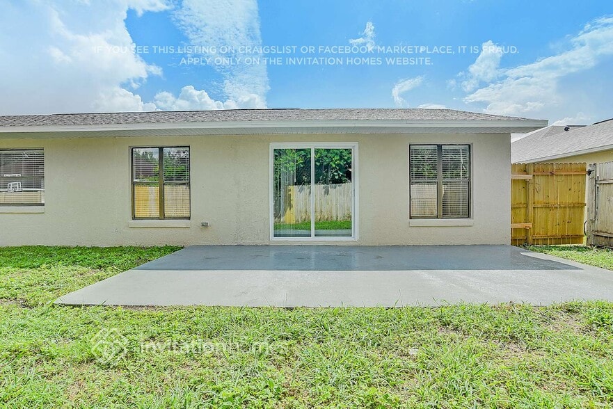 Building Photo - 408 Martigues Dr