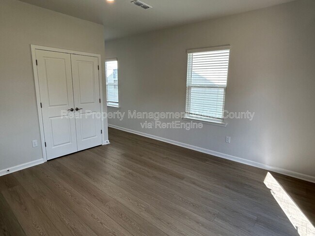 Building Photo - 2795 Cassius Dr
