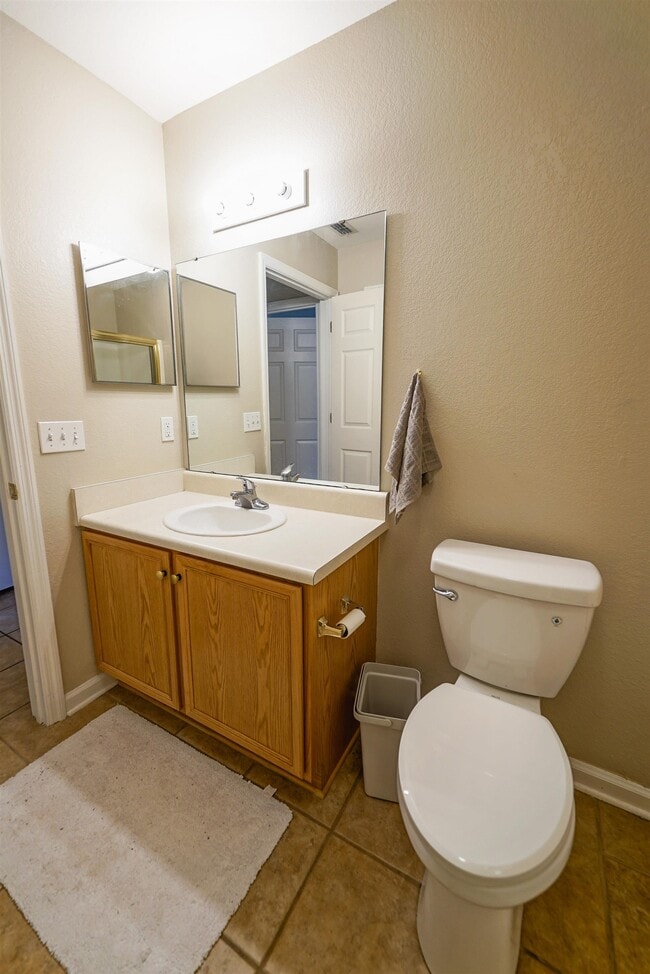 Building Photo - 2738 W Tharpe St