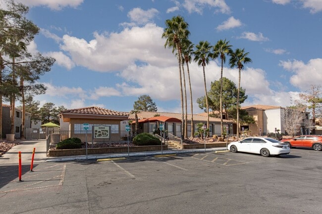 Building Photo - Remodeled 2nd floor unit in gated NW community