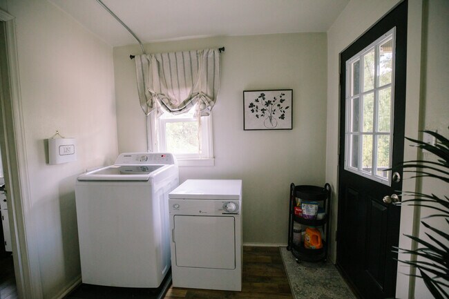 Building Photo - 1011 Forest Park Blvd NW