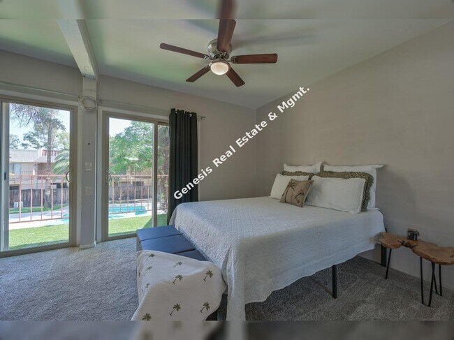 Building Photo - "Stylish 2-Bed 2. 5 Bath Condo”