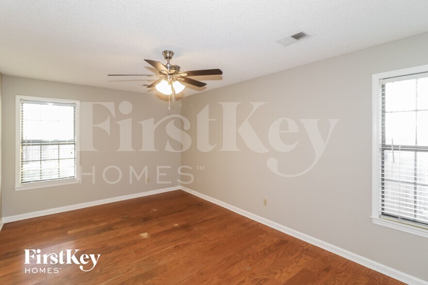 Building Photo - 4925 Water Fowl Ln