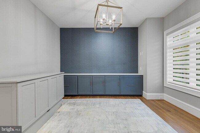 Building Photo - 7002 River Oaks Dr