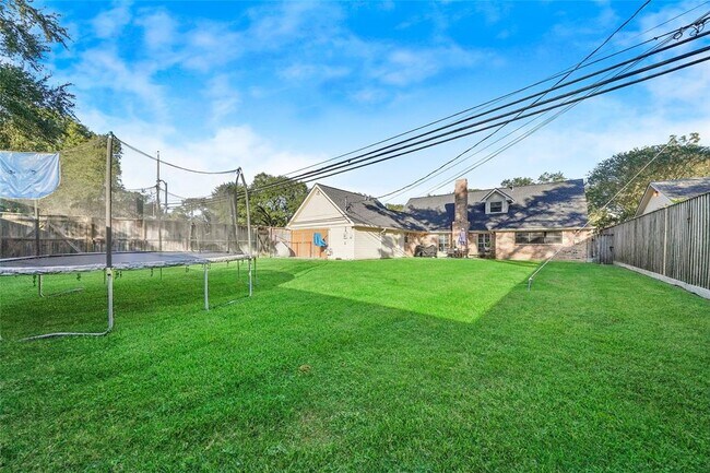 Building Photo - 4511 Apollo St