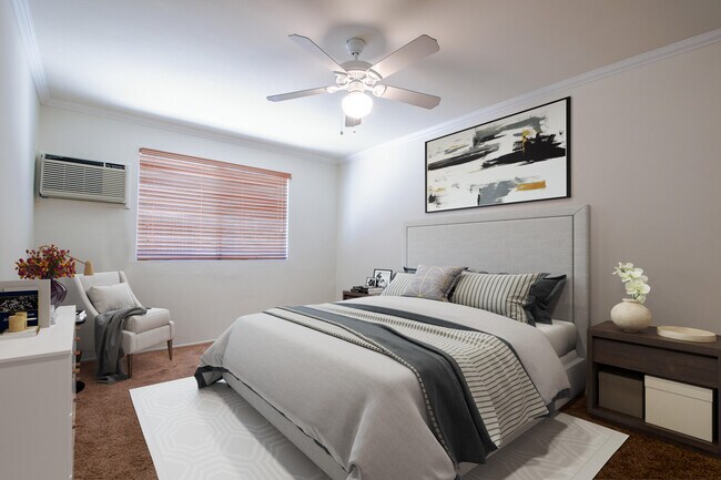 Virtually staged - 4916 Hazeltine Ave