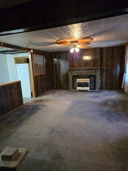 Floor 2, Living Room - 2 Front St