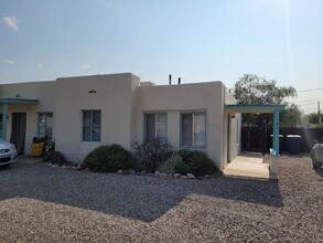 Building Photo - One Bedroom Central!