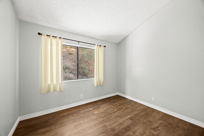 Building Photo - 1040 S Garfield Ave