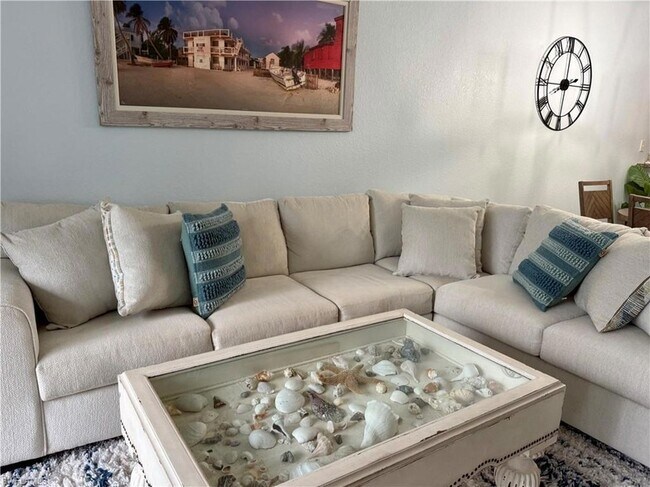 Building Photo - 9715 Acqua Ct