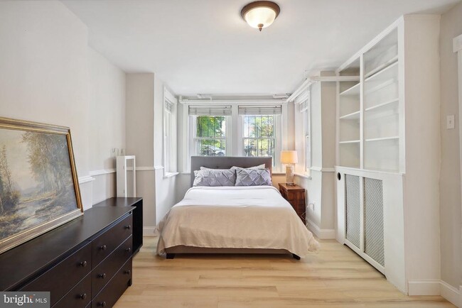 Building Photo - 409 South Carolina Ave SE