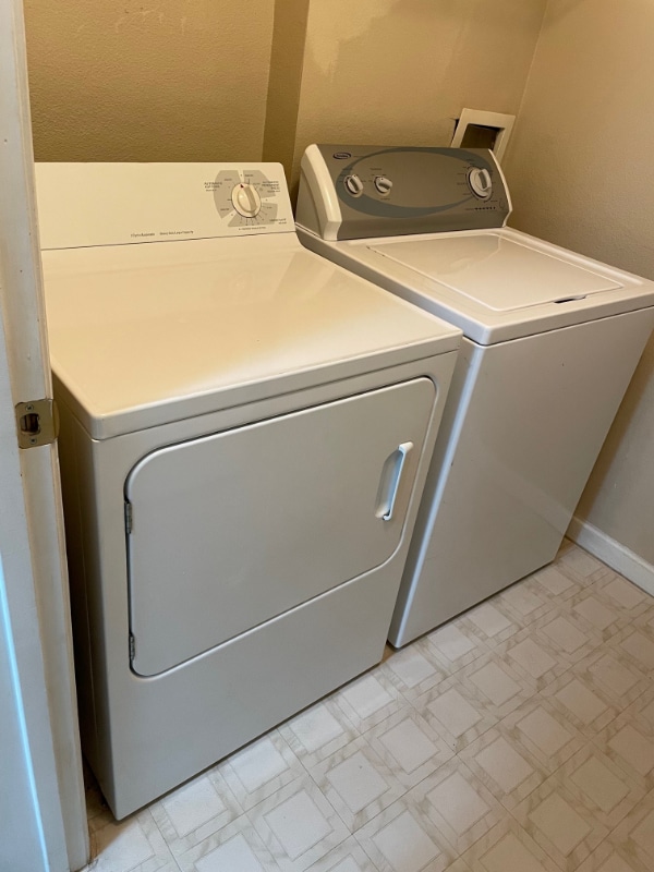 Building Photo - 6584 Swissco Dr