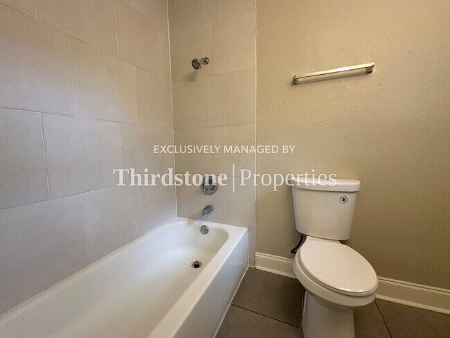 Building Photo - 7827 Mattox Ave