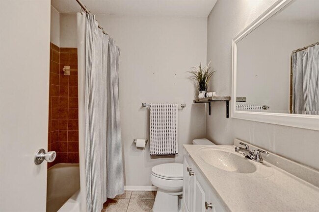 Building Photo - 7402 Bucknell Dr