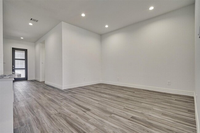 Building Photo - 981 Youth Water Rd