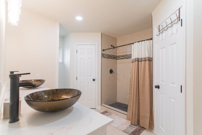 Building Photo - 4913 Deerwood Cir