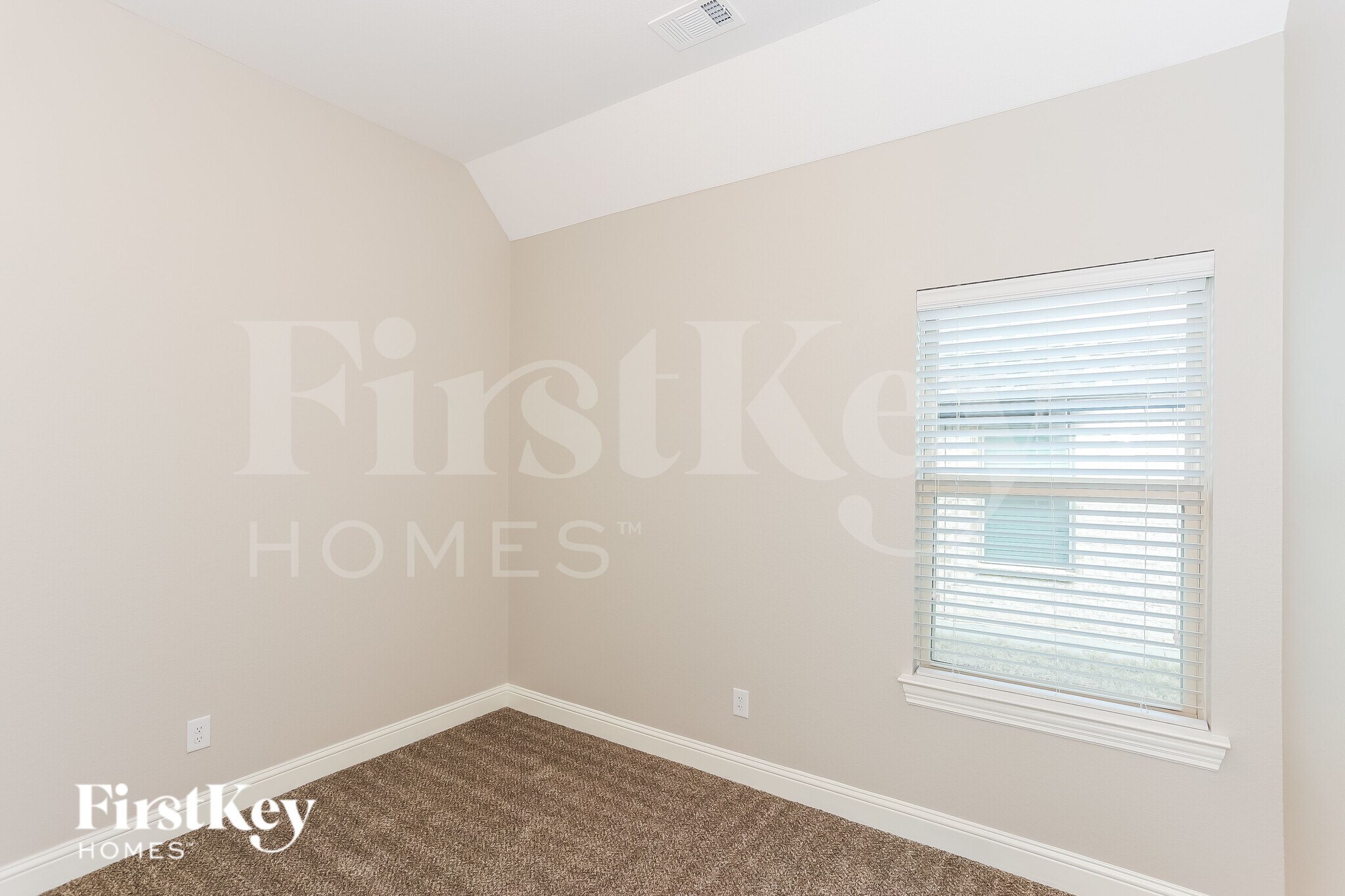 Building Photo - 541 Hay Meadow Dr