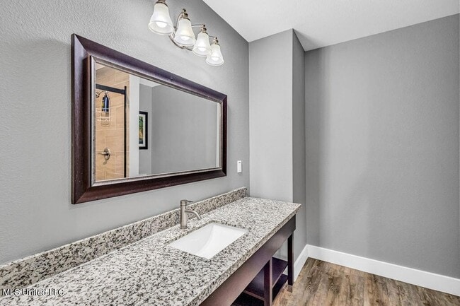 Building Photo - 112 E Orchard Loop