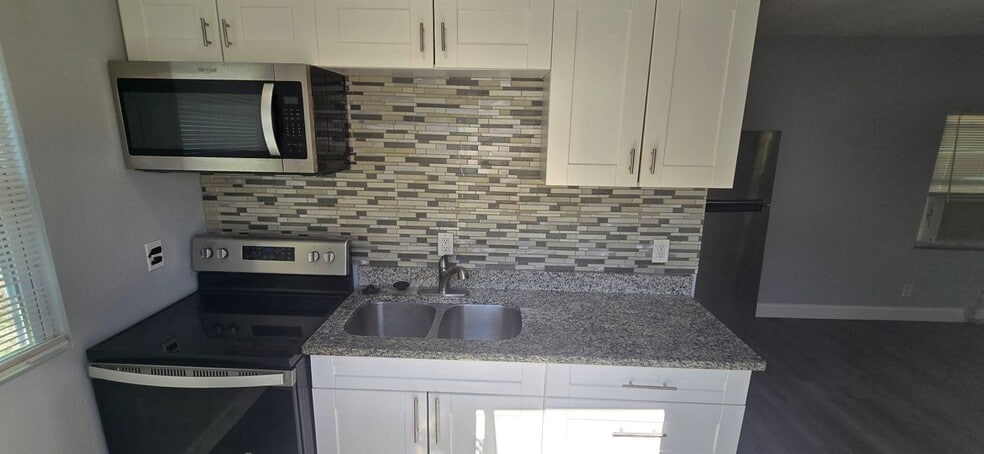 Building Photo - 3832 46th Ave N