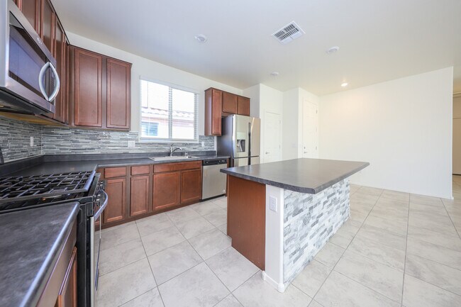 Building Photo - 4466 S Sunrise Bluff Way