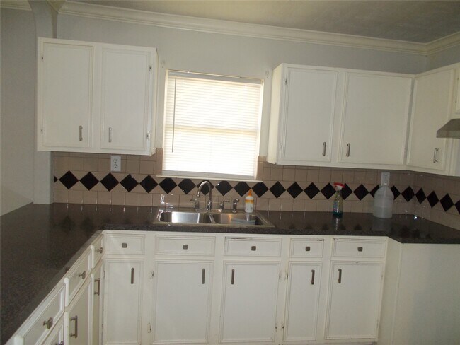 Building Photo - 8152 Garland St