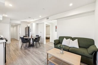 Building Photo - 1314 W 35th Pl