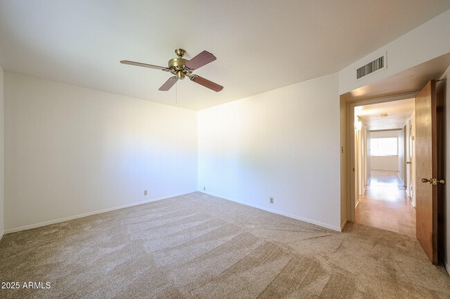 Building Photo - 2324 West Myrtle Ave