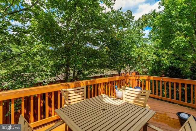 Building Photo - 3825 Watkins Mill Dr