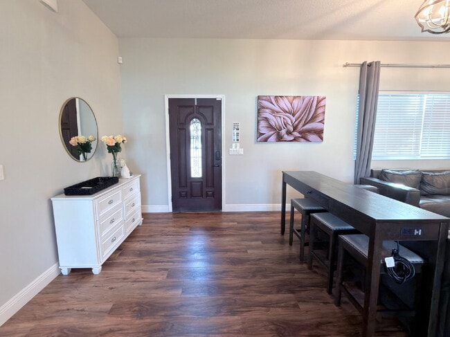 Building Photo - 4658 San Lorenzo Dr