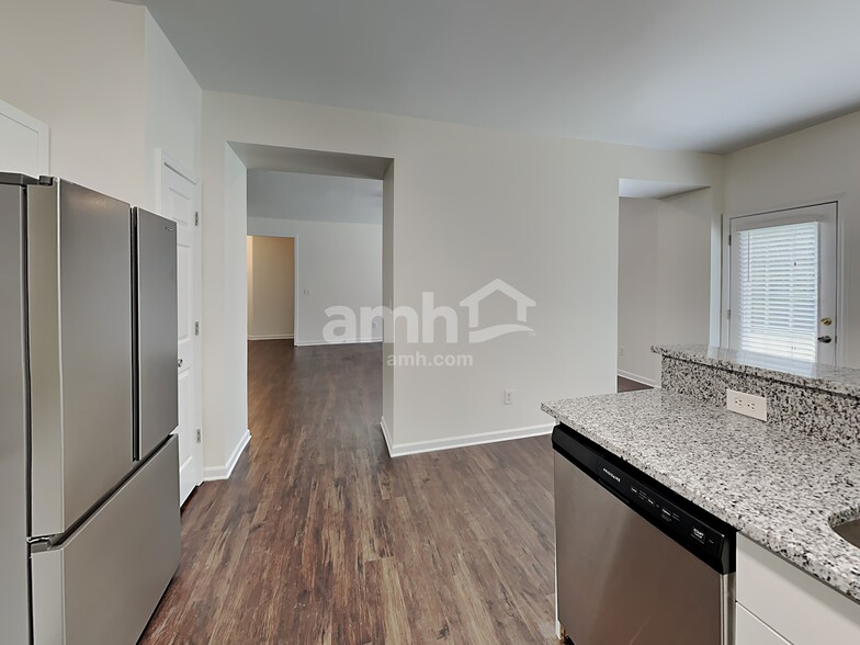 Building Photo - 13520 Planters Row Dr