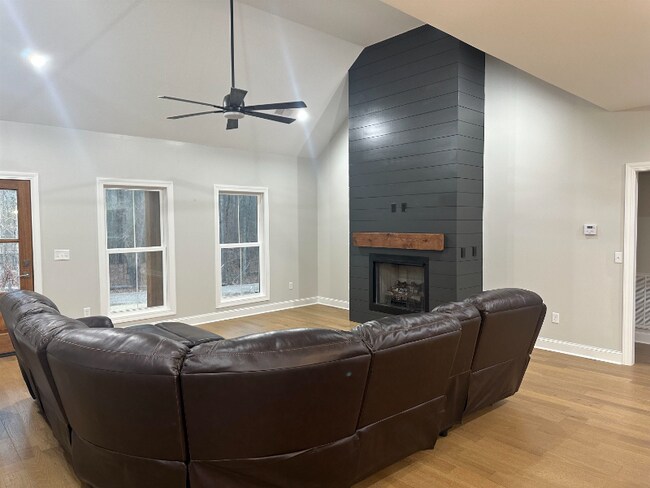 Building Photo - 145 Carefree Ln