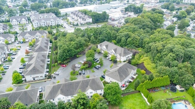 Building Photo - 52 Parkside Dr