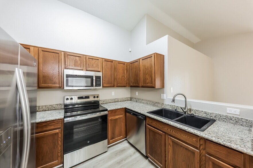 Building Photo - 427 N Payton